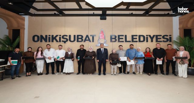 Onikişubat Belediyesi’nin Evlilik Okulu’nu tamamlayan ilk 50 çift sertifikalarını aldı