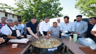 Başkan Toptaş, Dönüklü Mahallesi sakinleriyle aşure sofrasında buluştu