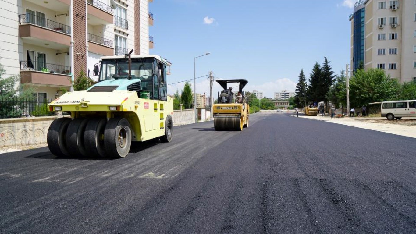 Altınşehir’de Yol Genişletme ve Asfalt Çalışması