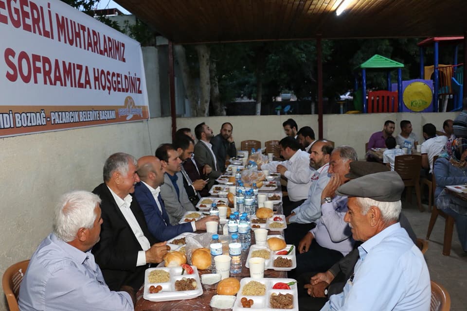 BAŞKAN BOZDAĞ MUHTARLARLA İFTARDA BİR ARAYA GELDİ