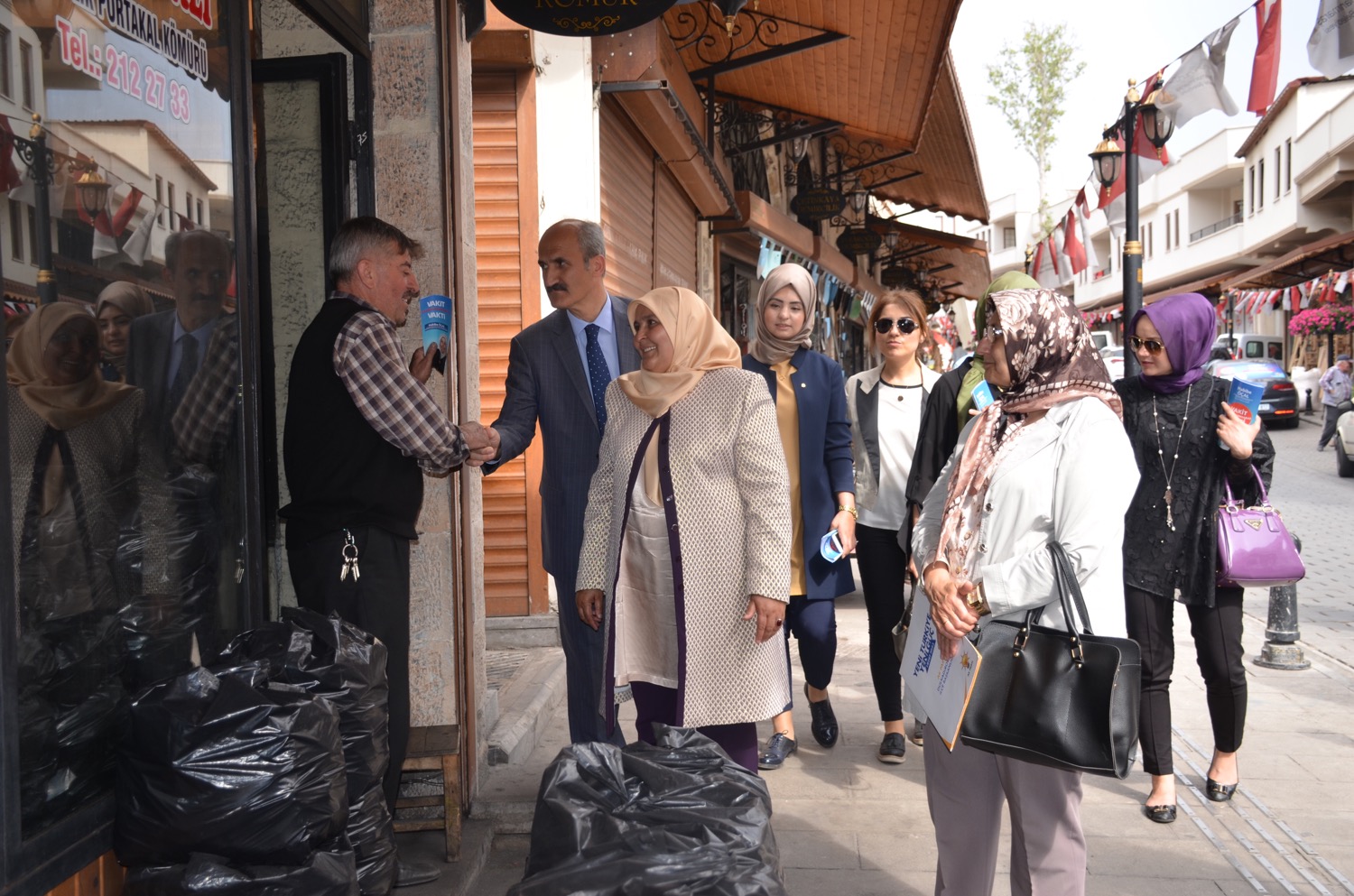 MV ADAYI ÖÇAL DEMİRCİLER ÇARŞISINDA