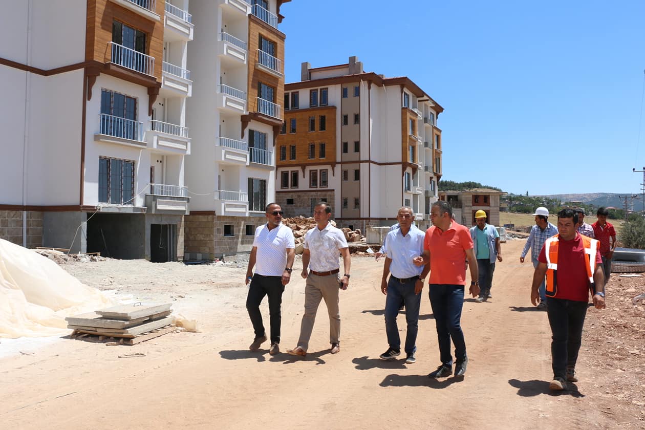 BAŞKAN BOZDAĞ TOKİ ÇALIŞMASINI YERİNDE İNCELEDİ