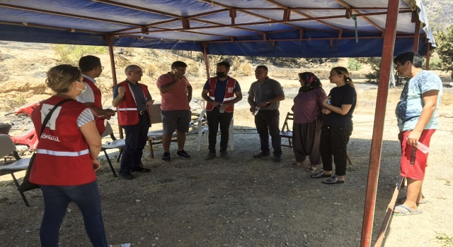 Türk Kızılaydan Mersin’deki orman yangınında çeyizi zarar gören genç kıza destek