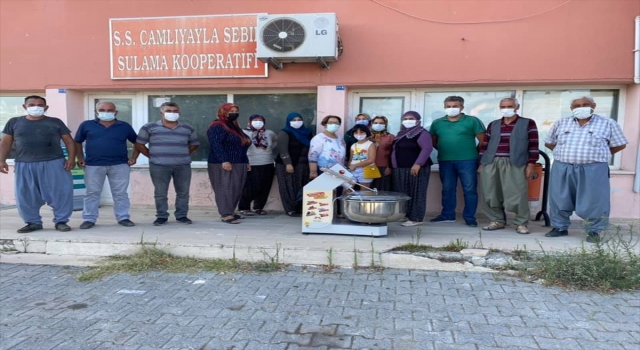 Çamlıyayla’da kadınlara hamur yoğurma makinesi verildi
