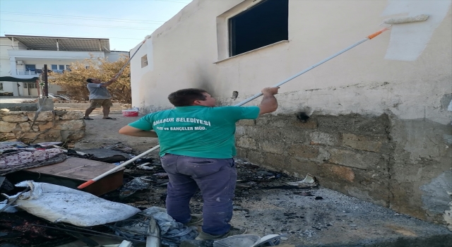 Aydıncık’ta yangından etkilenen evler onarılıyor