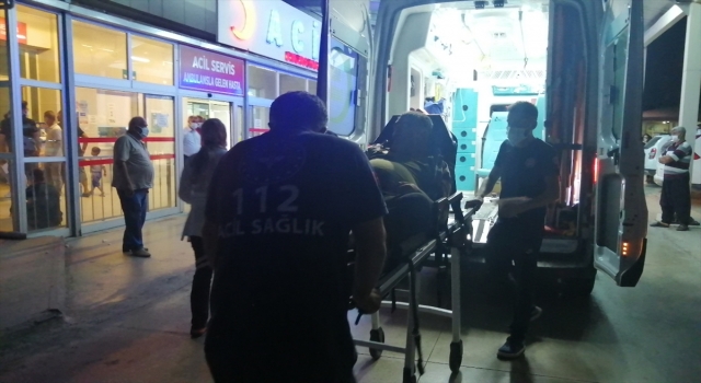 Adana’da yıldırım isabet eden 3 kişi yaralandı