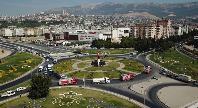 Kahramanmaraşlı ”ateş savaşçıları” bir köyü alevlerden kurtarmanın gururunu yaşıyor