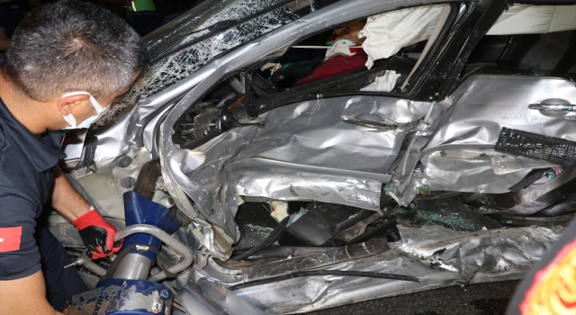 Adana’da otomobil ile minibüs çarpıştı: 1 ölü, 3 yaralı