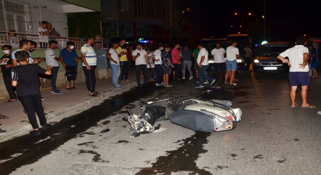 Antalya’da kaza yapan motosikletli ve yardımına gelenlere minibüs çarptı: 1’i ağır 4 yaralı