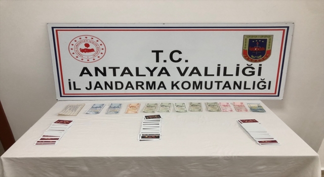 Antalya’da kumar oynayan 4 kişiye ceza kesildi