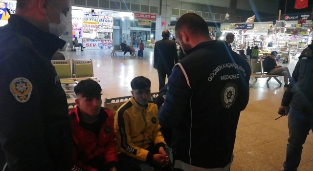 Osmaniye’de sahte pasaportlu 3 yabancı uyruklu yakalandı