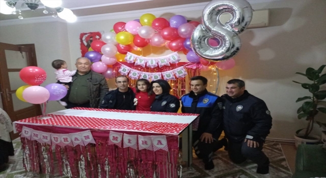 Suriye’de görevli özel harekatçının kızına polisten doğum günü sürprizi
