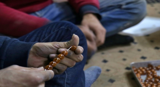 Osmaniye’de yapılan tespihler 50’den fazla ülkeye satılıyor