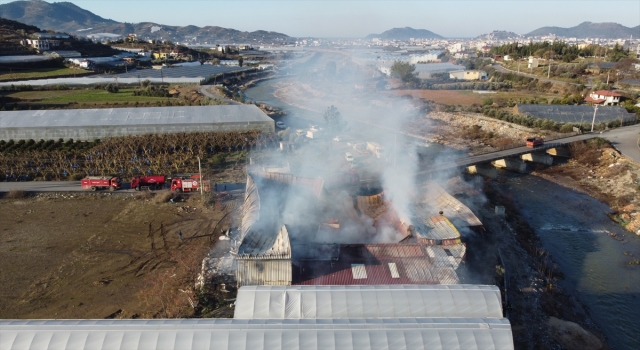 Antalya’da atölyede çıkan yangın söndürüldü