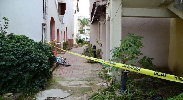 Antalya’da parkta çukur kazan çiftin evinde ceset bulundu