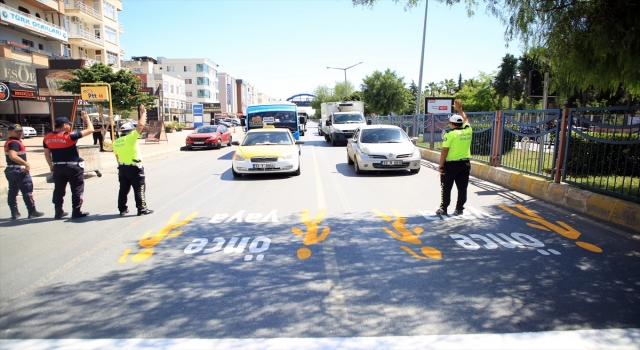 Adana ve çevre illerde ”Yayalar için 5 adımda güvenli trafik” uygulaması yapıldı