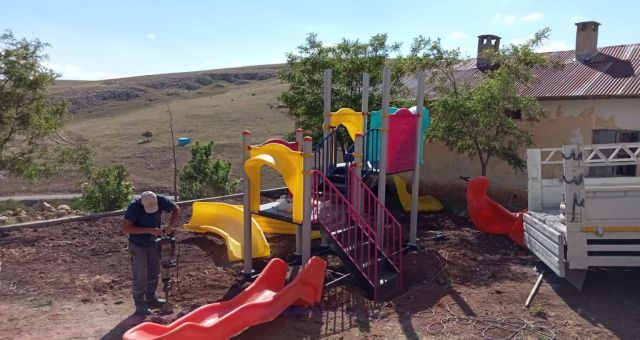 Elbistan İlçesinde Çocuklara Parklar Yapılıyor