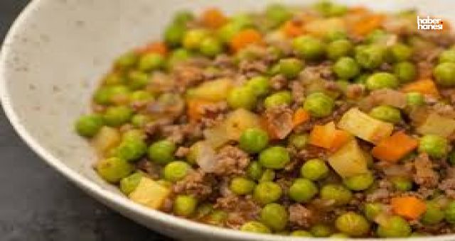 En Pratik Ve Lezzetli Bezelye Yemeği Tarifi!