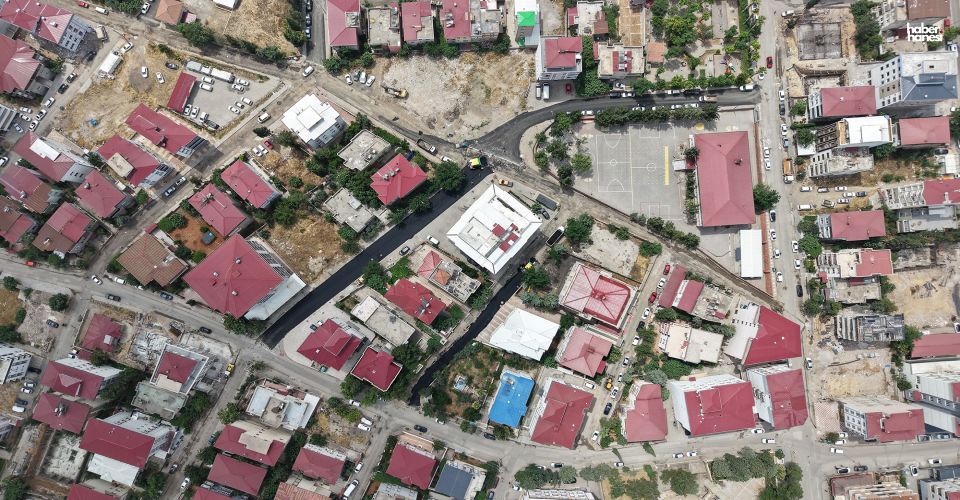 Kahramanmaraş Büyükşehir, Dulkadiroğlu Egemenlik Mahallesi’nde de Asfalt Mesaisine Başladı