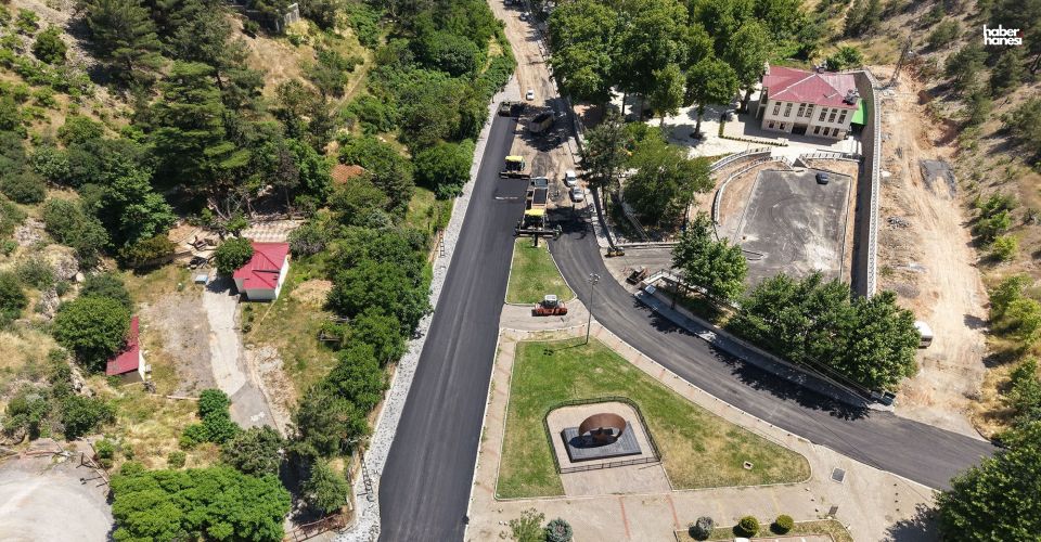 Kahramanmaraş Büyükşehir, Dulkadiroğlu Pınarbaşı Caddesi’nde Asfalt Mesaisine Başladı