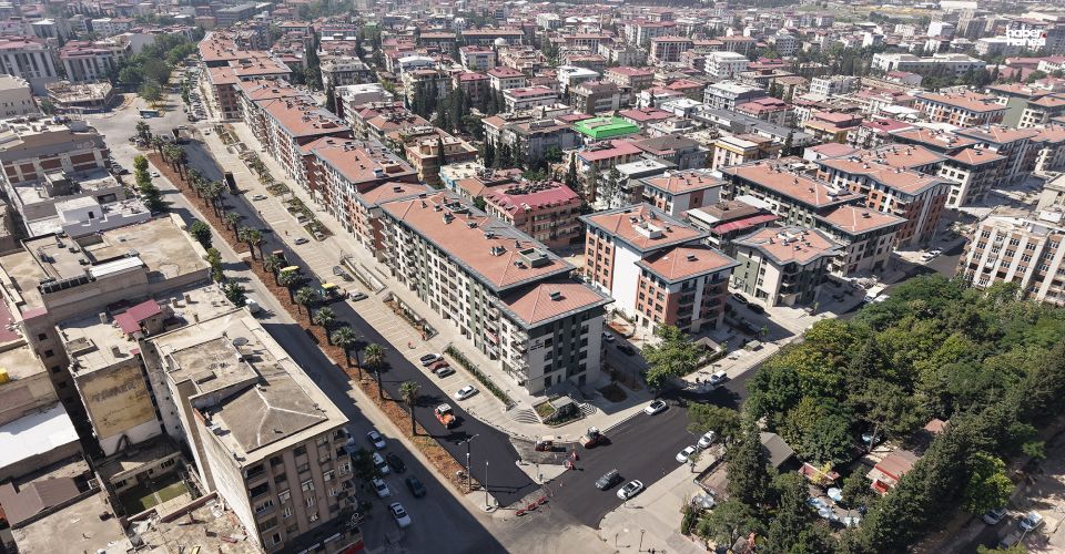 Kahramanmaraş Büyükşehir, Trabzon Bulvarı’nda Son Kat Asfalt Serimine Başladı