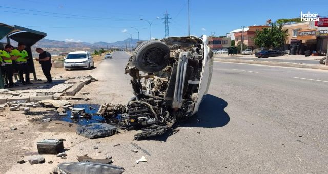 Kahramanmaraş’ta Korkutan Kaza! Otomobil Devrildi, Sürücü Mahsur Kaldı