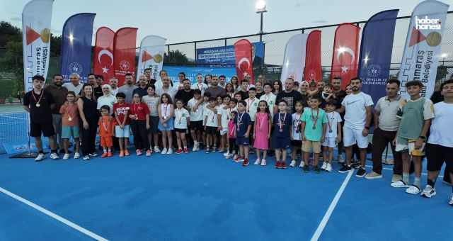 15 Temmuz Spor Vadisi’nde Ödüllü Tenis Turnuvasında Şampiyonlar Belli Oldu