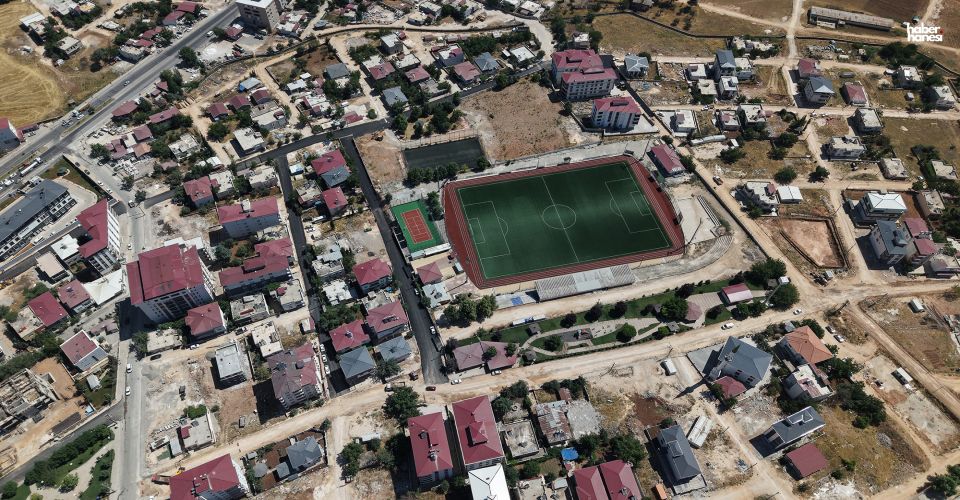 Kahramanmaraş Büyükşehir, Pazarcık’ta Asfalt Mesaini Ahmet Bozdağ Mahallesi’nde Sürdürüyor