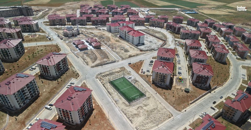 Kahramanmaraş Büyükşehir, Şehrin Dört Bir Yanını Spor Alanlarıyla Donatıyor; 31 Yeni Halı Saha Hizmete Alındı