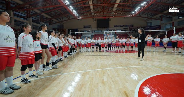Kahramanmaraş Büyükşehir’den Kadın Voleyboluna Güçlü Altyapı Desteği
