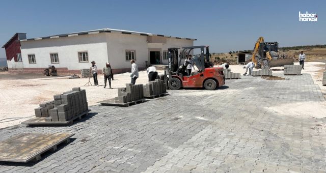 Kahramanmaraş Büyükşehir’den Pazarcık Kızkapanlı’nın Sosyal Tesisinde Çevre Düzenlemesi