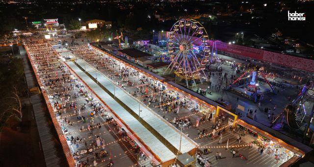 Ağustos Fuarı’nın 17. Gününde Kahkaha ve Nostalji Dolu Bir Akşam