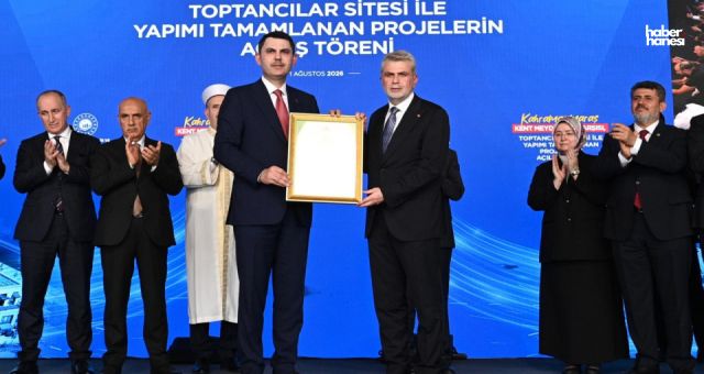 Bakan Kurum, İlk “Yeşil Ruhsat”ı Başkan Görgel’e Takdim Etti
