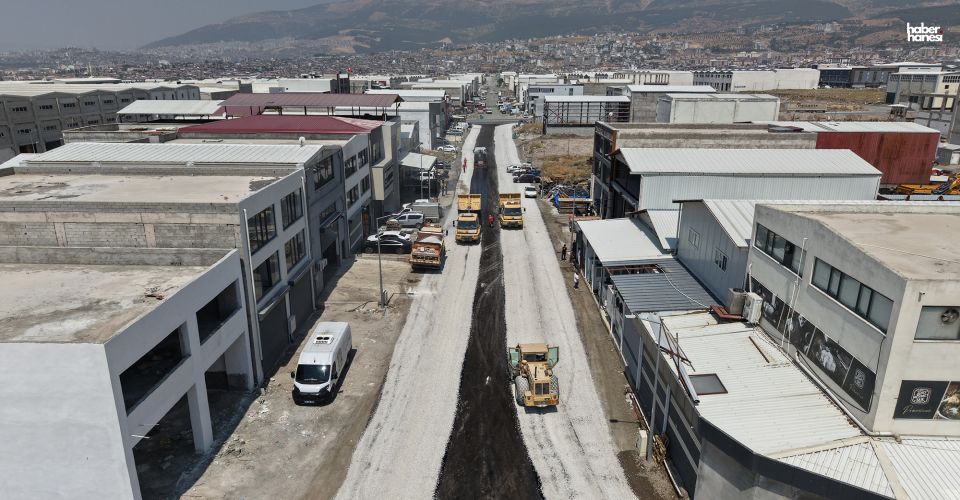 Kahramanmaraş Büyükşehir, Yeni Sanayi Sitesi’nde Asfalt Mesaisi Sürüyor
