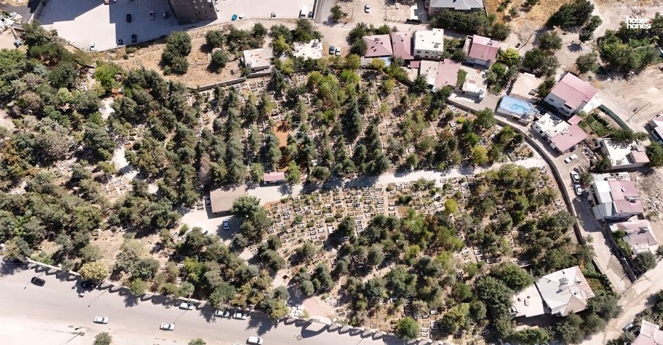 Kahramanmaraş Büyükşehir’den Elbistan’daki Mezarlıklara Titiz Bakım