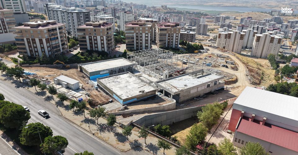 Kahramanmaraş Gençlik ve Spor Merkezi Yükseliyor