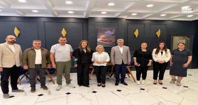Kahramanmaraş’ta Samimi Buluşma! Milletvekili Zuhal Karakoç Gazetecilerle Bir Araya Geldi