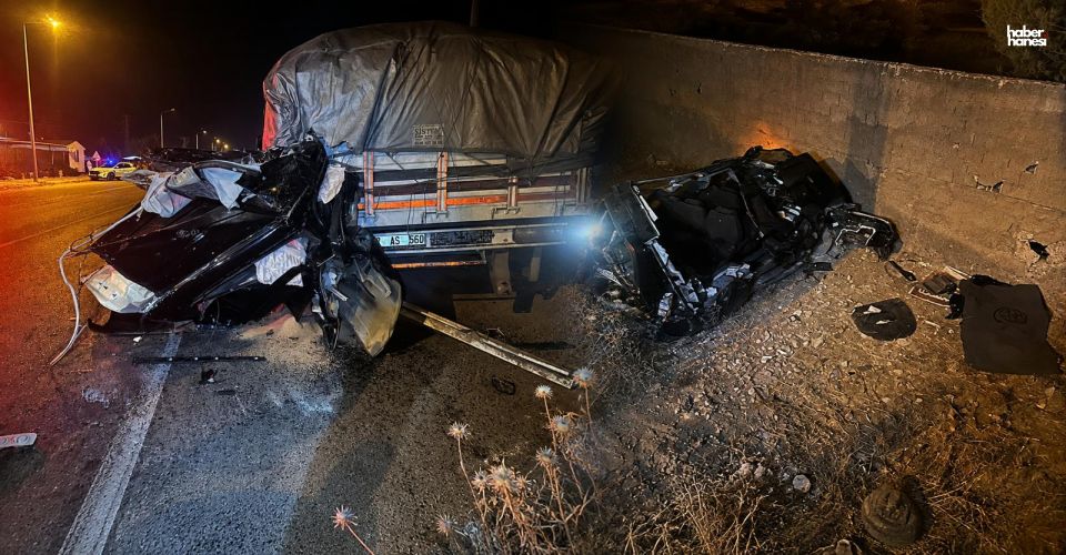 Kahramanmaraş’ta yol kenarındaki tıra çarptı: Otomobildeki yolcu yaşamını yitirdi