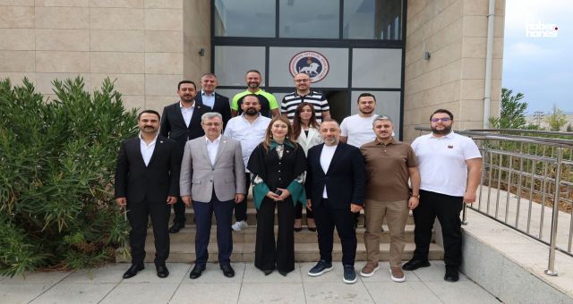 Milletvekili Karakoç'tan Kahramanmaraş İstiklalspor’a Ziyaret: Gündem Spor ve Kentin Geleceği Oldu