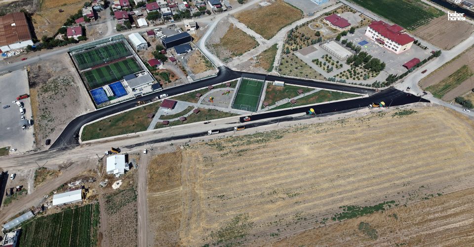 Kahramanmaraş Büyükşehir, Dulkadiroğlu’nda Asfalt Mesaisini Sürdürüyor