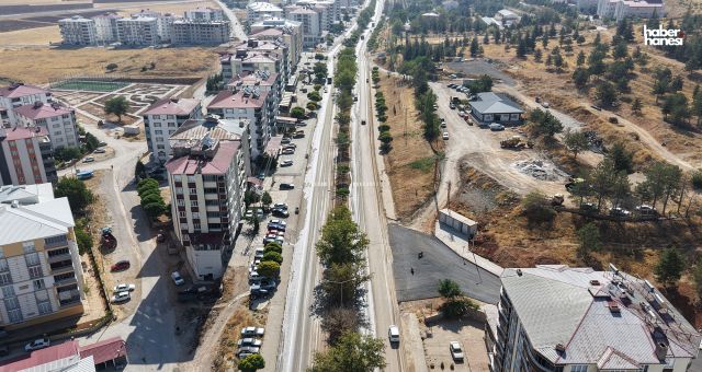 Kahramanmaraş Büyükşehir Ekipleri Afşinbey Caddesi’nde Temizlik Mesaisinde