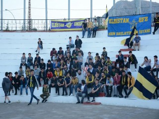 ELBİSTAN BELEDİYESİ DEV EKRAN KURDU