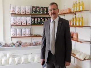 SOSYAL MARKET İHTİYAÇ SAHİBİ VATANDAŞA CANSUYU OLDU