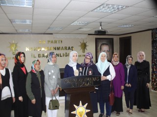 AK PARTİ KADIN KOLLARI Srebrenitsa soykırımını kınadı!