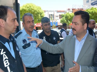Başkan Gürbüz, ‘sıfır kaldırım işgali’ için denetime çıktı