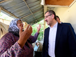 BÜYÜKŞEHİR’DEN İHTİYAÇ SAHİPLERİNE DÖRT ADET TEKERLEKLİ SANDALYE