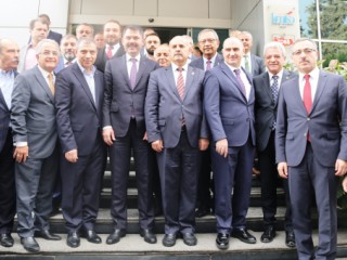 BAKANI KURUM KAHRAMANMARAŞ İŞ DÜNYASI İLE BULUŞTU