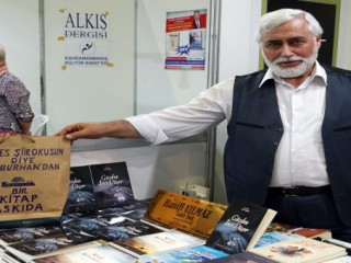 Kitap Fuarında Bir İlk: Kitap Askıda