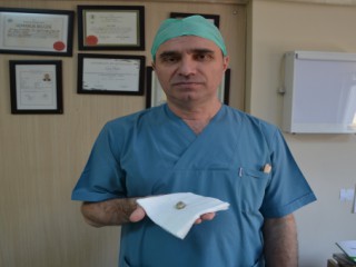 Tükürük Bezinden 3 Cm Taş Çıkartıldı!