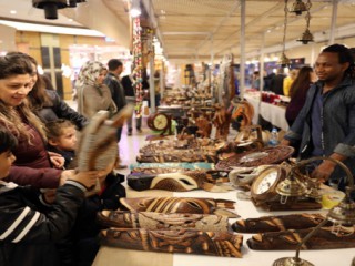 ÇEŞİTLİ ÜLKELERDEN EL EMEĞİ ÜRÜNLER SANKO PARK’TA GAZİANTEPLİLERLE BULUŞTURULDU